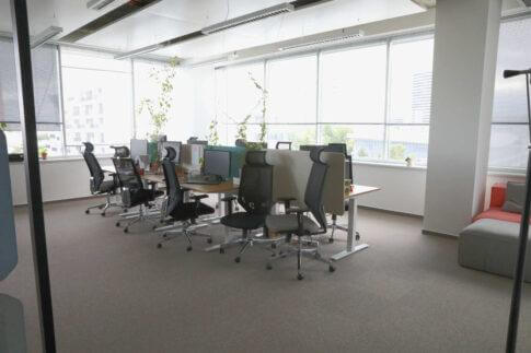 مساحة المكتب 1