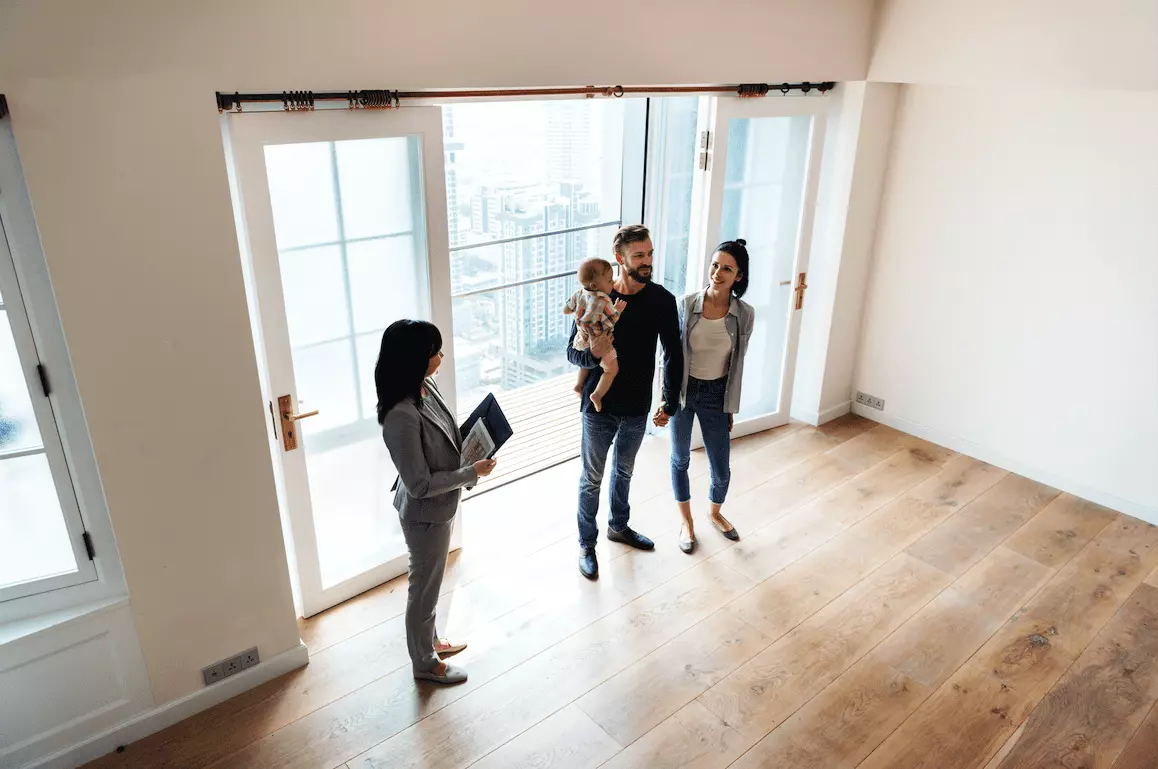 مثال رحلة العميل في العقارات