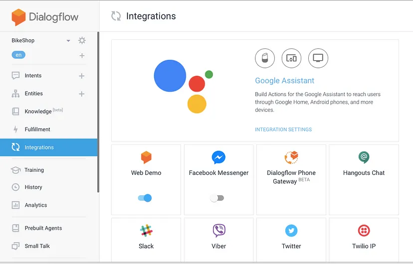 واجهة Dialogflow تعرض قسم 'التكاملات' مع Google Assistant وخيارات منصات المراسلة مثل Facebook Messenger وSlack وTwitter.