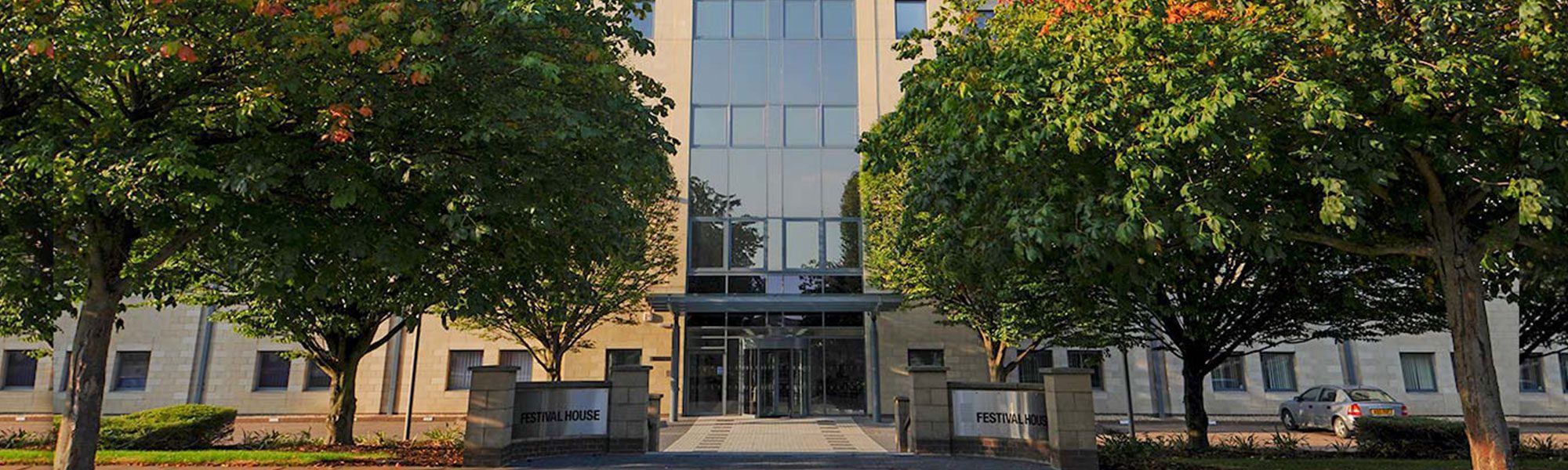 كيف تقدم Cotswold Web دعماً سلساً لأكثر من 400 عميل مع LiveAgent